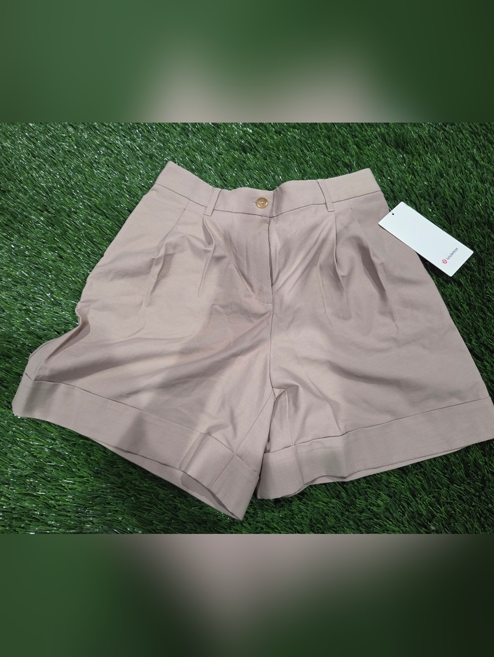 lululemon athletica High-Waist Pleated Shorts in Light Beige